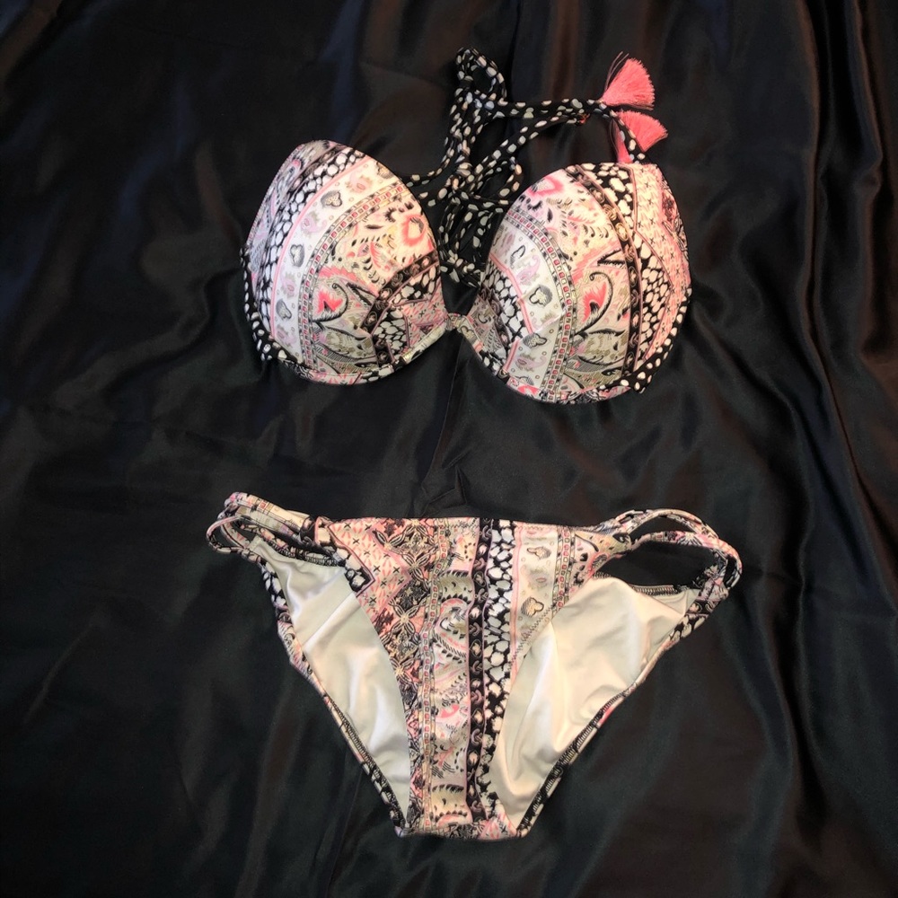 Victoria secret bikini set! Never wore!!!!!!!!!!